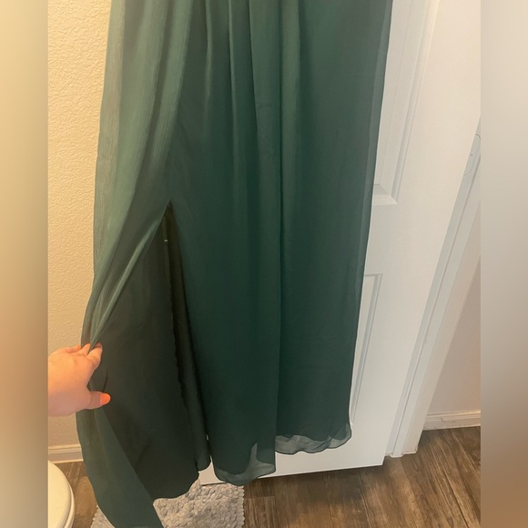 Juniper Chiffon David Bridal Bridesmaid dress. Size 8, one shoulder - Picture 2 of 4